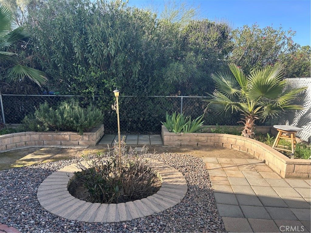 Image 6 of property listing at 680 Camino Real, Hemet, CA 92543