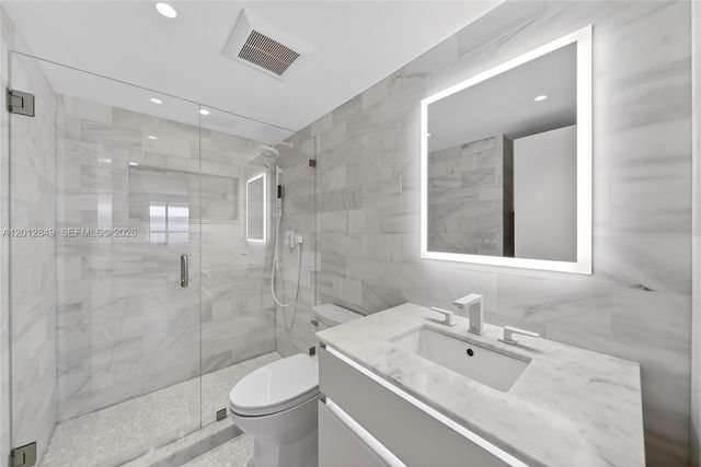 1 Grove Isle Dr A1809, Miami, FL 33133