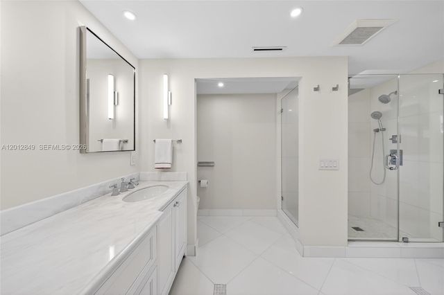 1 Grove Isle Dr A1809, Miami, FL 33133