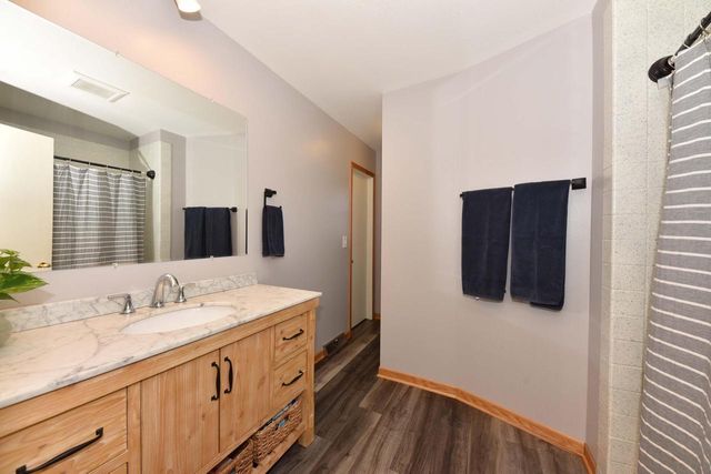 5405 N Shasta DRIVE, Glendale, WI 53209