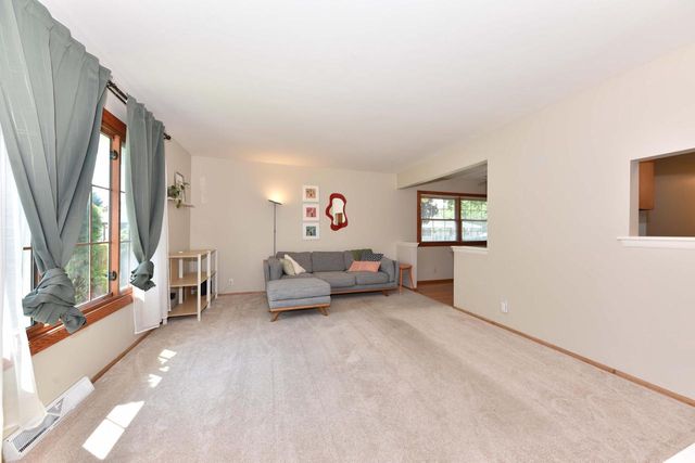 5405 N Shasta DRIVE, Glendale, WI 53209