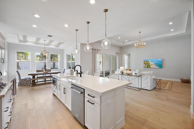 9316 Crestview Circle, Palm Beach Gardens, FL 33412