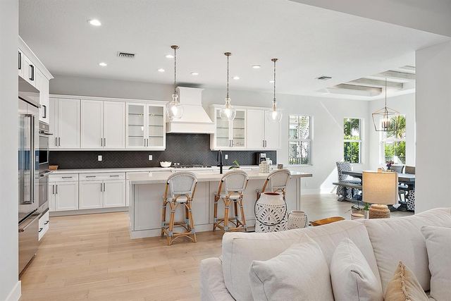 9316 Crestview Circle, Palm Beach Gardens, FL 33412