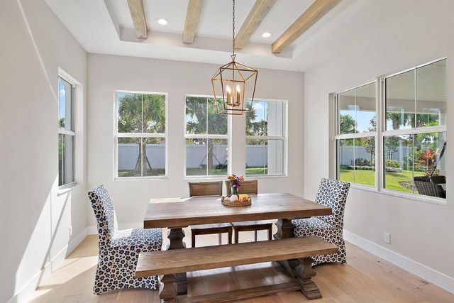 9316 Crestview Circle, Palm Beach Gardens, FL 33412