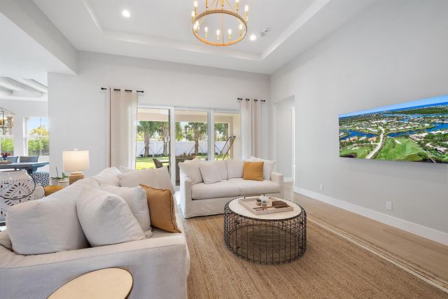 9316 Crestview Circle, Palm Beach Gardens, FL 33412