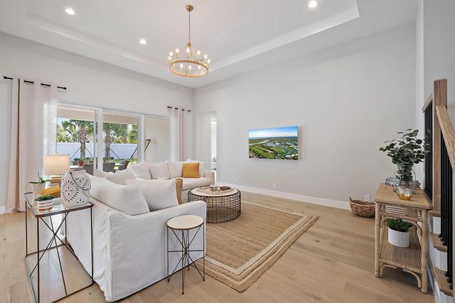 9316 Crestview Circle, Palm Beach Gardens, FL 33412