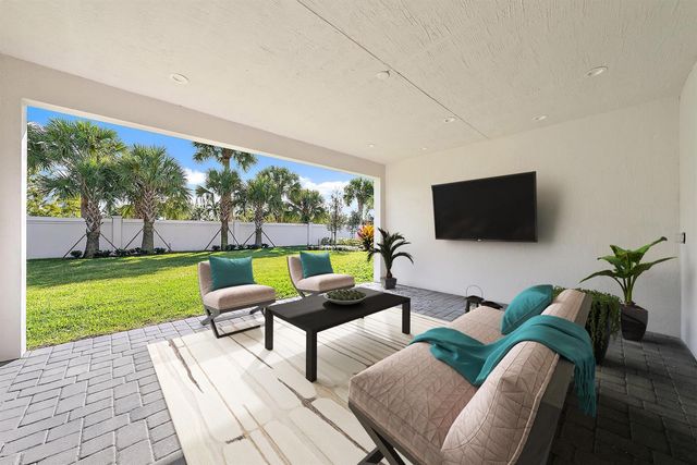 9316 Crestview Circle, Palm Beach Gardens, FL 33412
