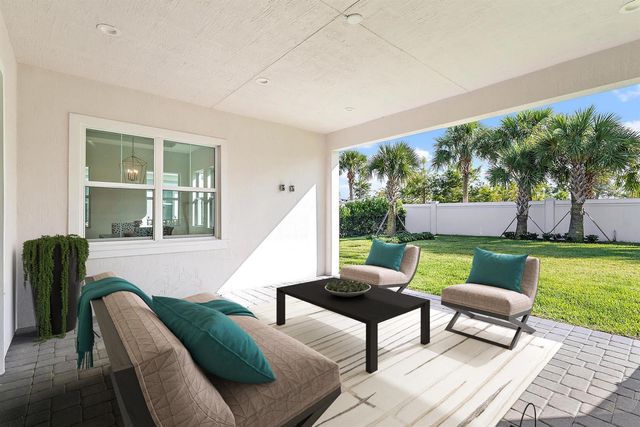 9316 Crestview Circle, Palm Beach Gardens, FL 33412