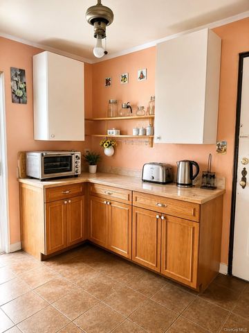 8455 Daniels Street 5H, Jamaica, NY 11435