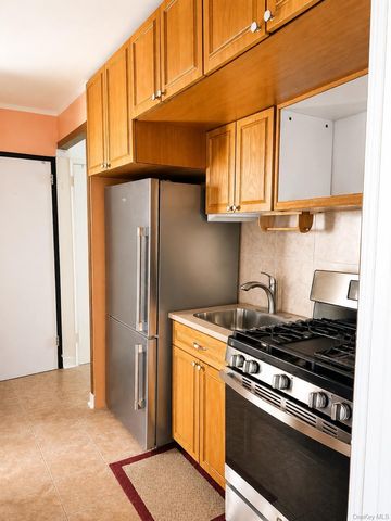 8455 Daniels Street 5H, Jamaica, NY 11435