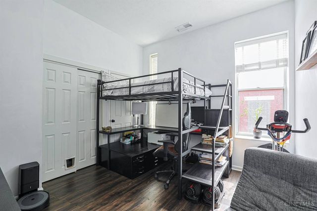 985 Paradrome Street, Cincinnati, OH 45202