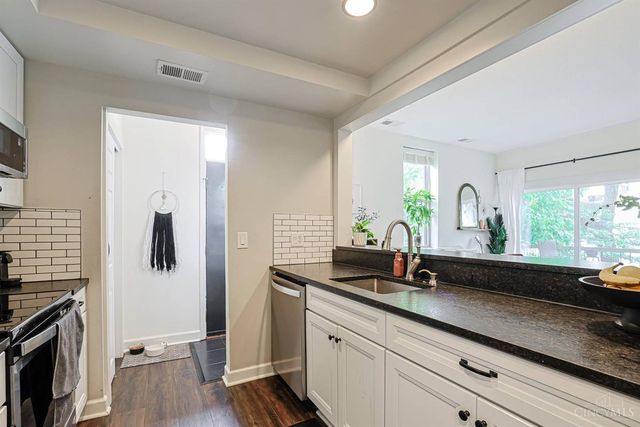 985 Paradrome Street, Cincinnati, OH 45202