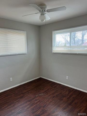 6826 Friarwood Drive, Berkeley, MO 63134