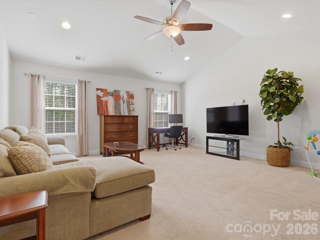 11578 Macallano Drive, Charlotte, NC 28215