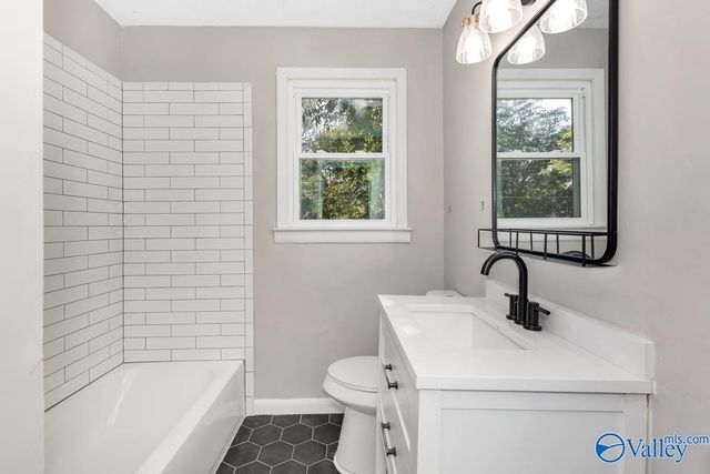 4304 Lakeview Drive, Huntsville, AL 35810