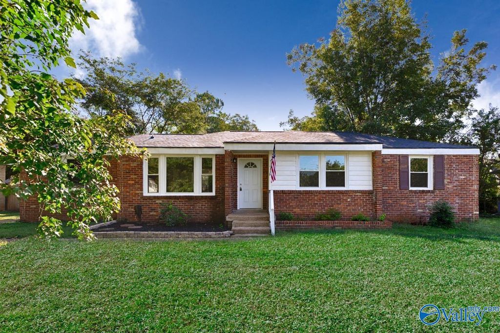 4304 Lakeview Drive, Huntsville, AL 35810