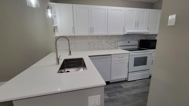 3766 N University Drive M-8, Coral Springs, FL 33065