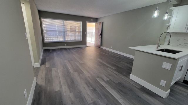 3766 N University Drive M-8, Coral Springs, FL 33065