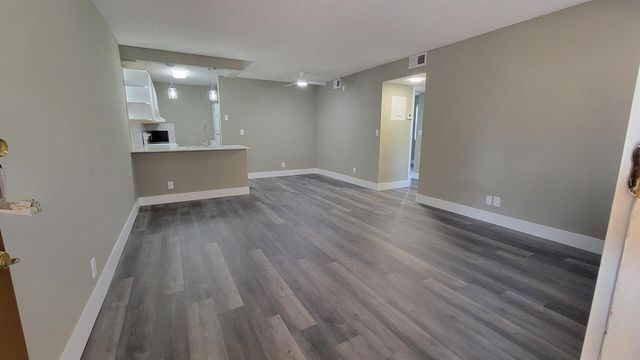3766 N University Drive M-8, Coral Springs, FL 33065