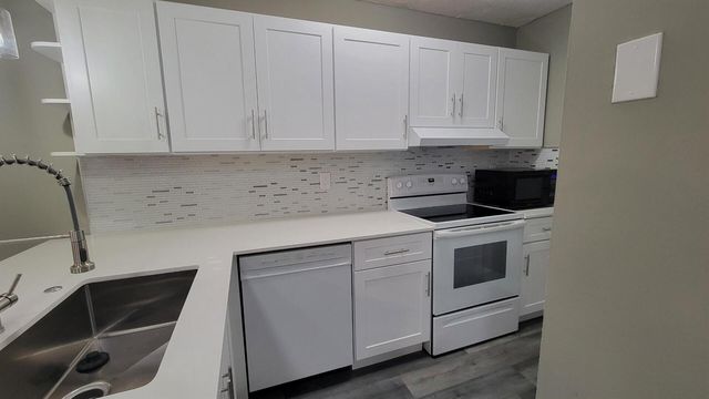 3766 N University Drive M-8, Coral Springs, FL 33065