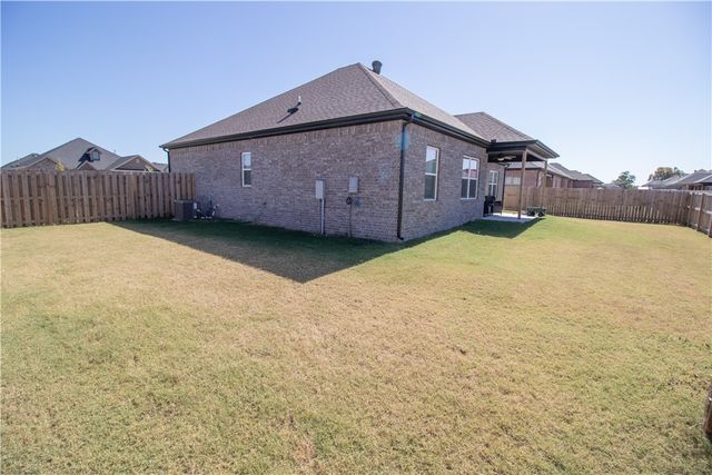 1137 Laux Lane, Pea Ridge, AR 72751