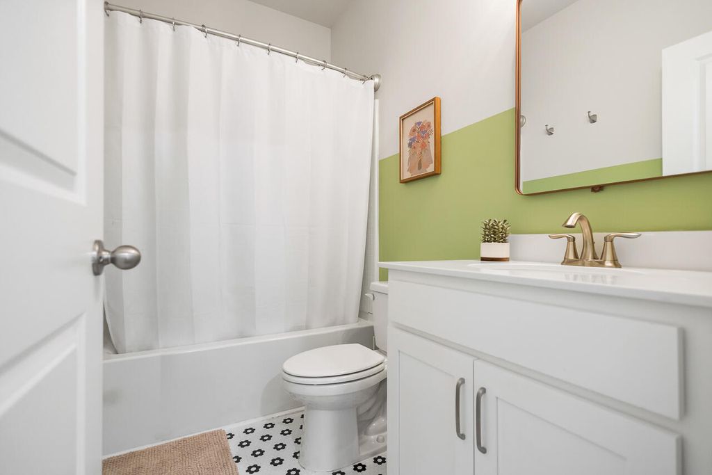 Image 16 of property listing at 249 Lucca Drive, Summerville, SC 29486