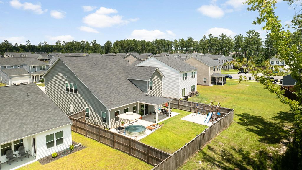 Image 30 of property listing at 249 Lucca Drive, Summerville, SC 29486