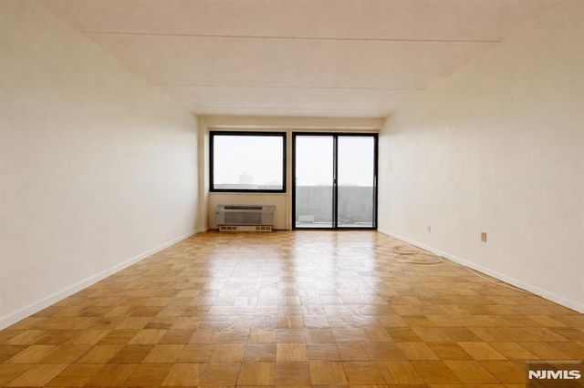 1600 Center Avenue 9C, Fort Lee, NJ 07024