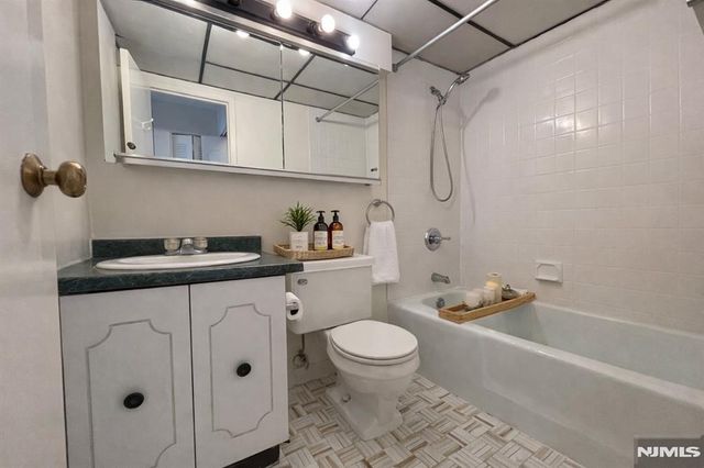 1600 Center Avenue 9C, Fort Lee, NJ 07024