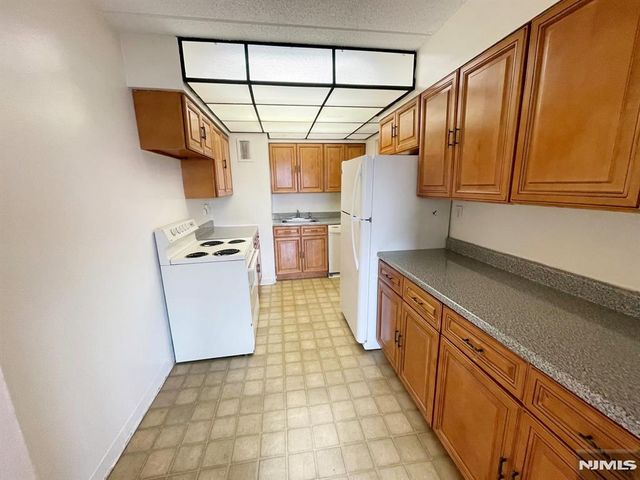 1600 Center Avenue 9C, Fort Lee, NJ 07024