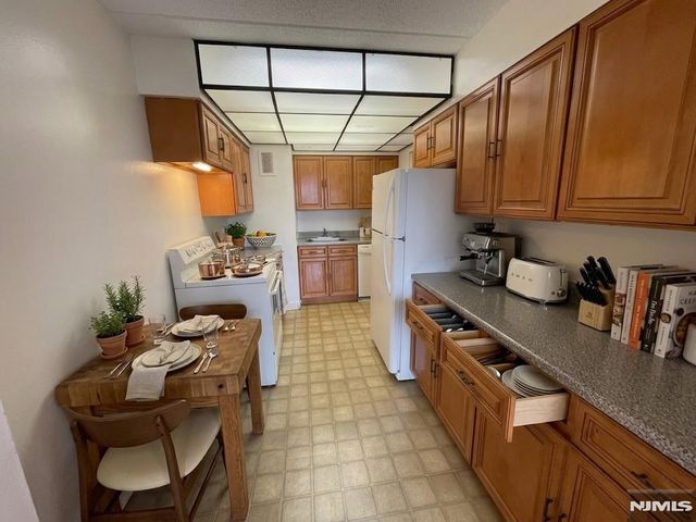 1600 Center Avenue 9C, Fort Lee, NJ 07024