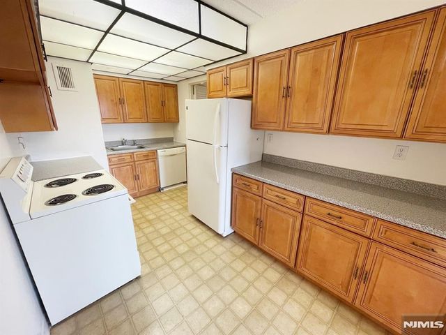 1600 Center Avenue 9C, Fort Lee, NJ 07024