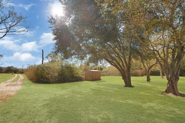 5353 County Road 154, Alvin, TX 77511