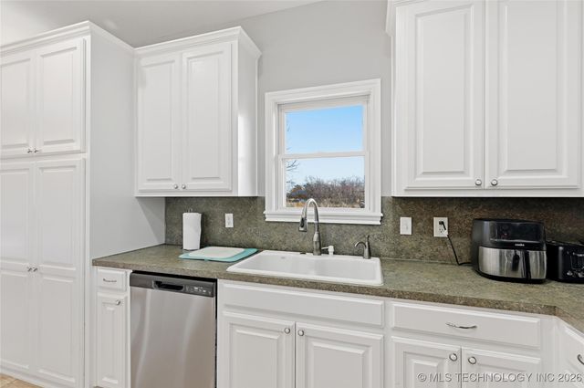 5856 S Highway 377, Kingston, OK 73439