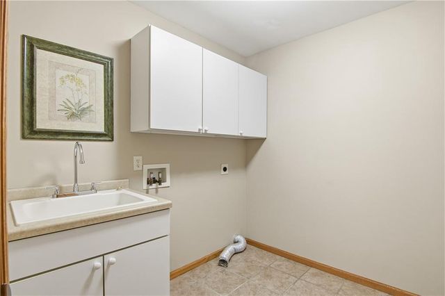 2021 High Point Drive, Altoona, WI 54720