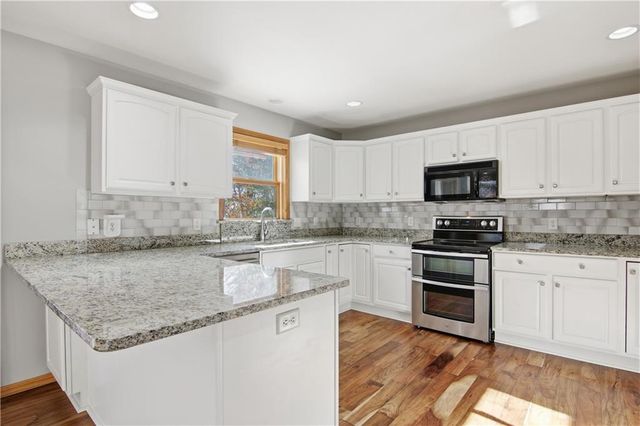 2021 High Point Drive, Altoona, WI 54720