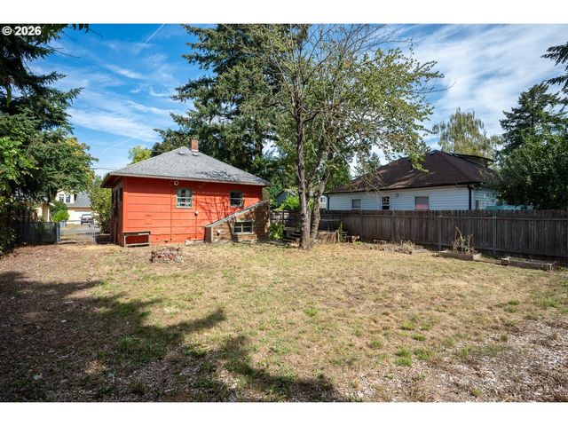5816 Se FIRWOOD St, Milwaukie, OR 97222
