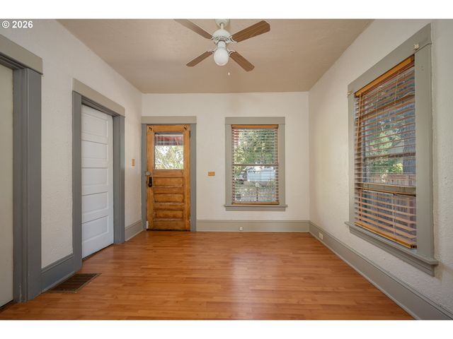 5816 Se FIRWOOD St, Milwaukie, OR 97222