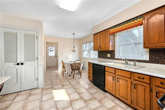 3501 NE Shady Lane Drive, Gladstone, MO 64119