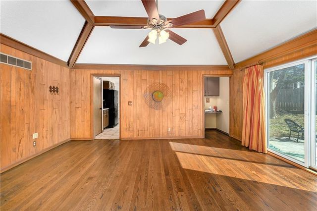 3501 NE Shady Lane Drive, Gladstone, MO 64119