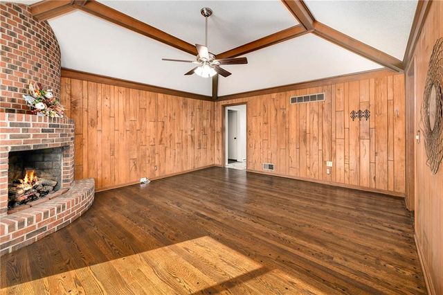 3501 NE Shady Lane Drive, Gladstone, MO 64119