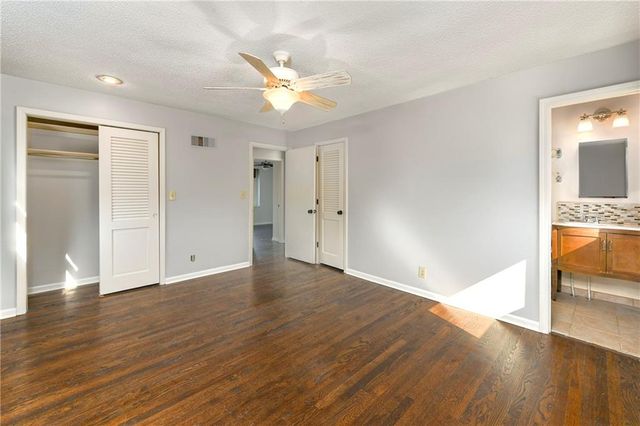 3501 NE Shady Lane Drive, Gladstone, MO 64119