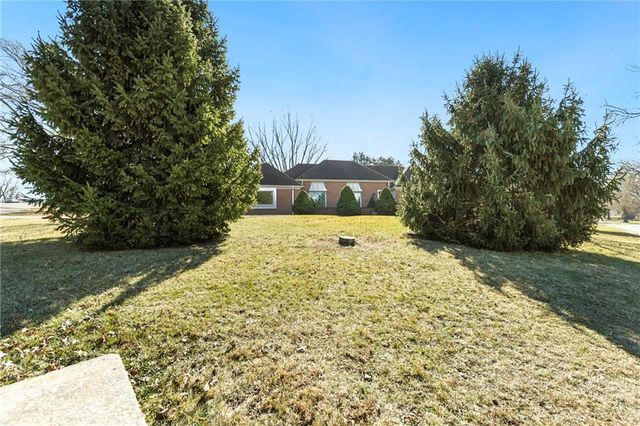 3501 NE Shady Lane Drive, Gladstone, MO 64119