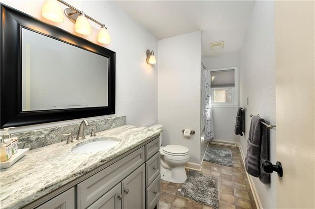 3501 NE Shady Lane Drive, Gladstone, MO 64119