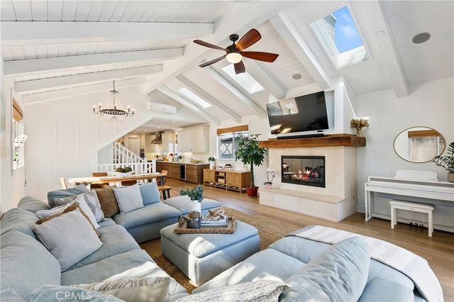 557 3rd Street, Hermosa Beach, CA 90254