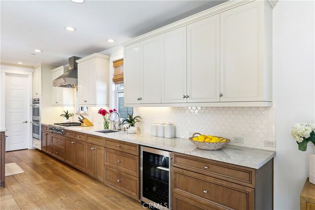 557 3rd Street, Hermosa Beach, CA 90254