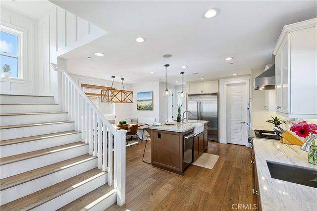 557 3rd Street, Hermosa Beach, CA 90254