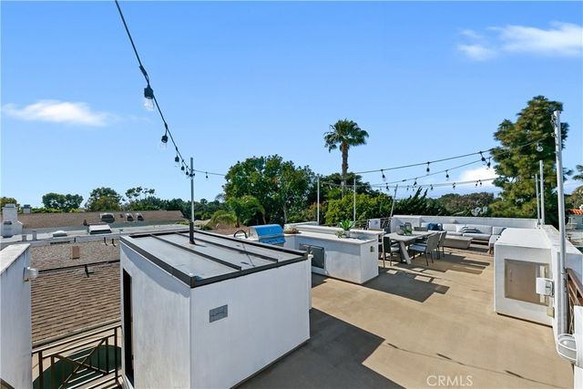 557 3rd Street, Hermosa Beach, CA 90254