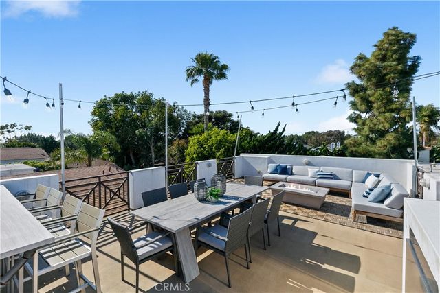 557 3rd Street, Hermosa Beach, CA 90254