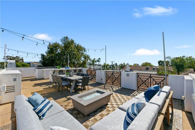 557 3rd Street, Hermosa Beach, CA 90254